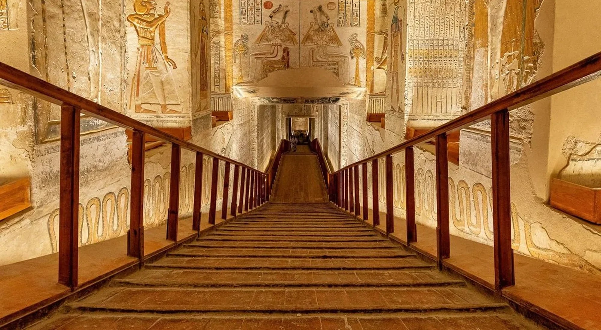 Valley of the Kings: Egypt’s Timeless Royal Tombs Guide
