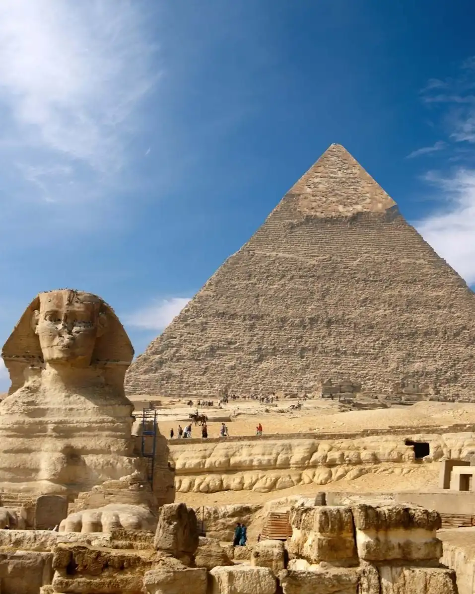 The Great Sphinx of Giza and Pyramid of Khafre