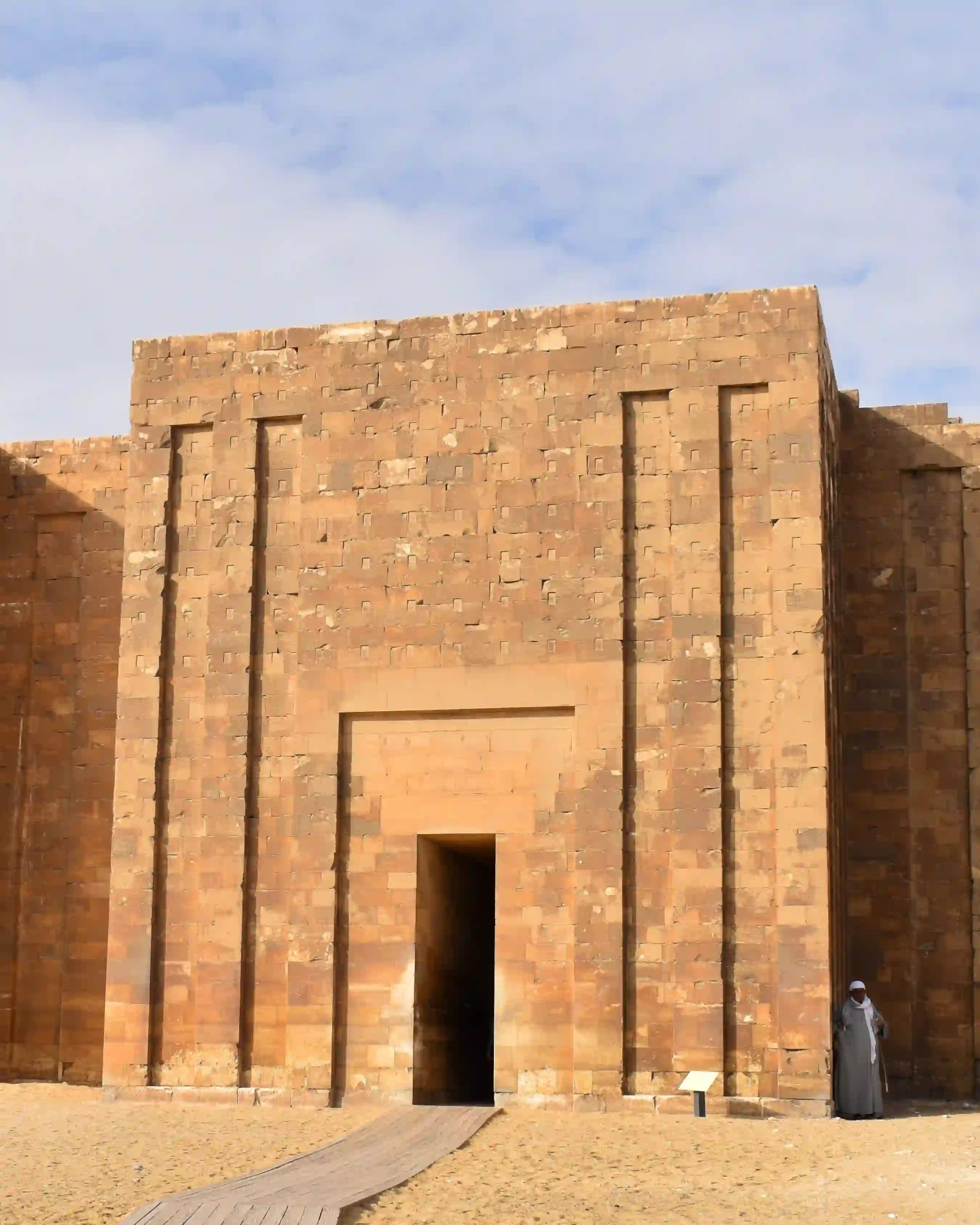 L'entrée principale du complexe funéraire de Djéser à Saqqara