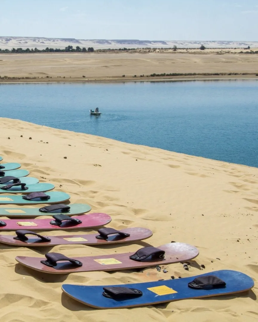 Le lac magique dans l'oasis du Fayoum en Égypte